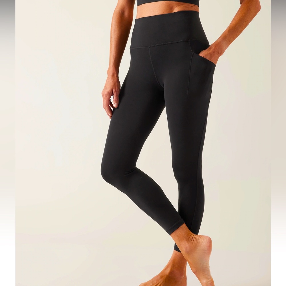 Athleta 7/8 salutation stash tight